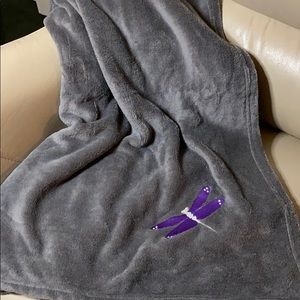 Thirty-one Grey Fleece Blanket, Purple Dragonfly